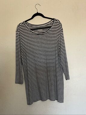 Old Navy Black and White Striped Tunic Top